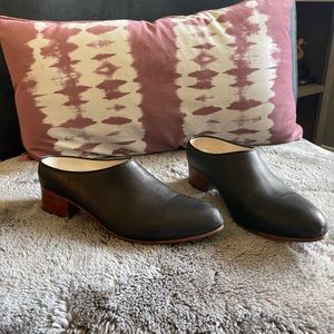 Black Nisolo Austin mule heel